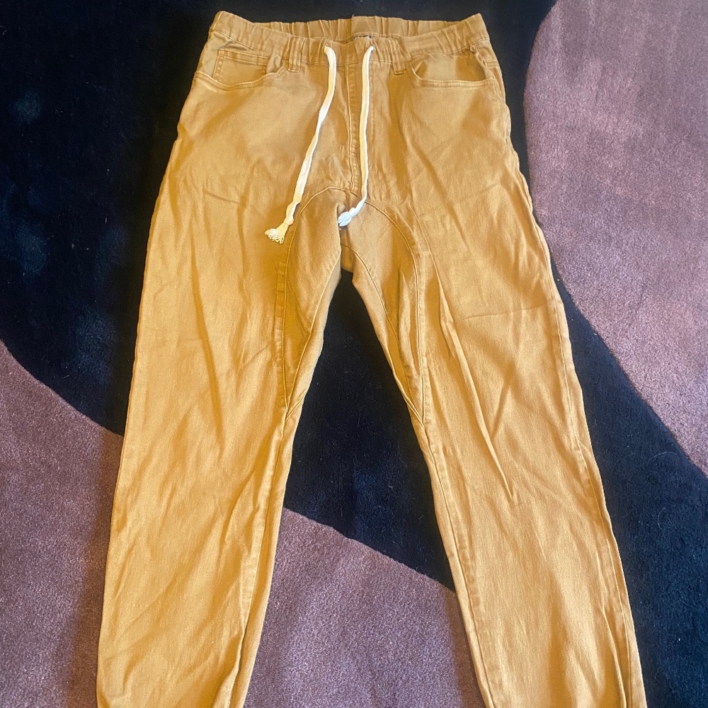 Men's Victorious Joggers size L